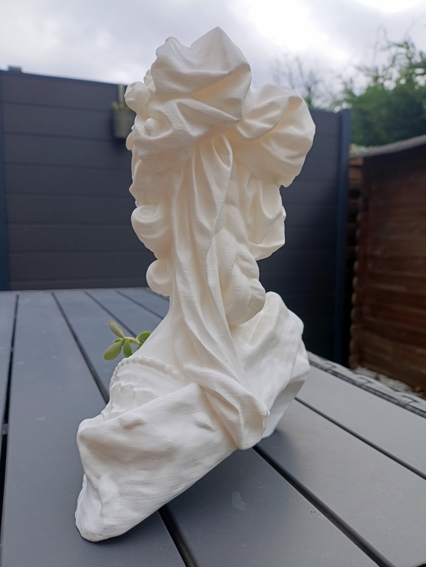 Elegant Marie Antoinette planter: Royal Décor for Chic Interiors | Handcrafted planter statue