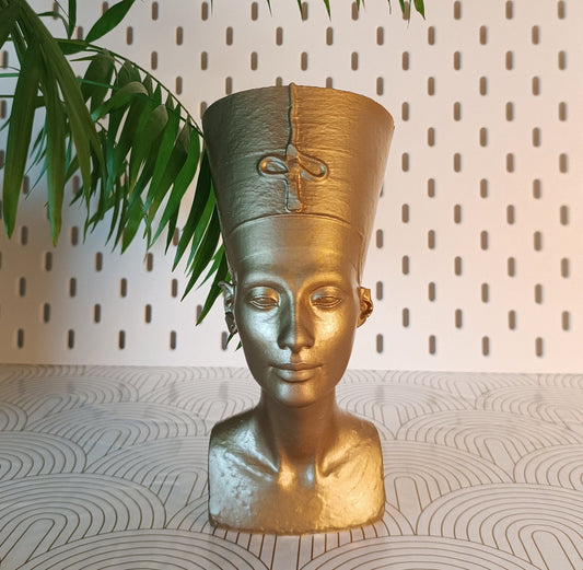 Nefertiti Statue: Elegance and Grace of Ancient Egypt | Timeless Queen Figurine 